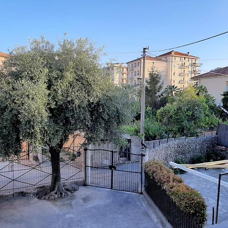 Casa Noemi, A Pochi Passi Dalle Spiagge E Dal Centro Di Arma Di Taggia. מראה חיצוני תמונה