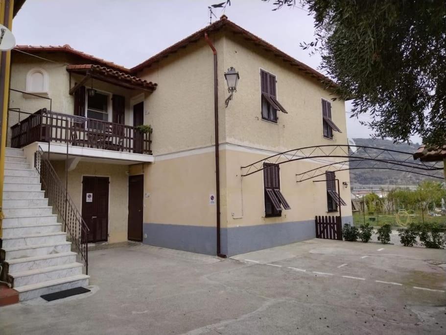 Casa Noemi, A Pochi Passi Dalle Spiagge E Dal Centro Di Arma Di Taggia. מראה חיצוני תמונה